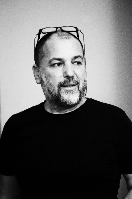 Portait de Adrian Paci.
