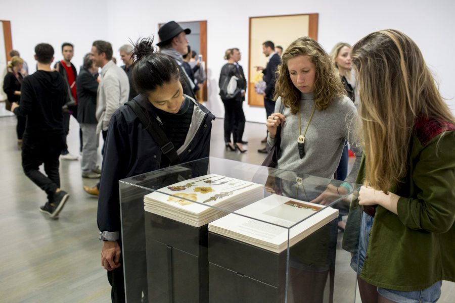 Vernissage de l’exposition Taryn Simon : Paperwork and the Will of Capital
