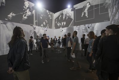 Rafael Lozano-Hemmer (en collaboration avec Krzysztof Wodiczko), Zoom Pavilion, Mexico, 2015