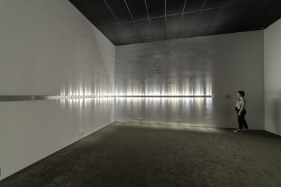 Rafael Lozano-Hemmer, Voice Array, 2011