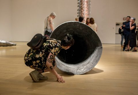 Rebecca Belmore : Braver le monumental