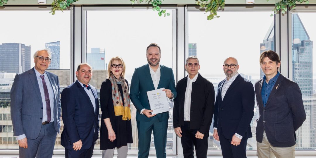 Signature officielle de la première entente collective entre quatre musées et deux associations d’artistes du Québec