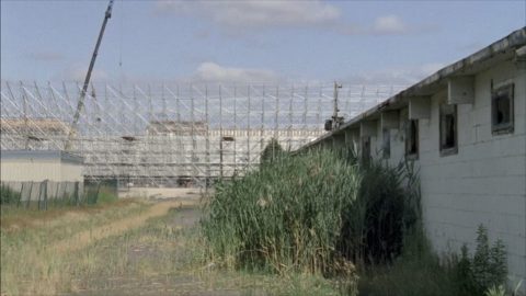 arrêt sur image de Racetrack Superstar Ghost, 2011, Myriam Yates, Film 16 mm transféré sur fichier numérique, projection en boucle, 7 min. 10 sec., son, 1/3.
